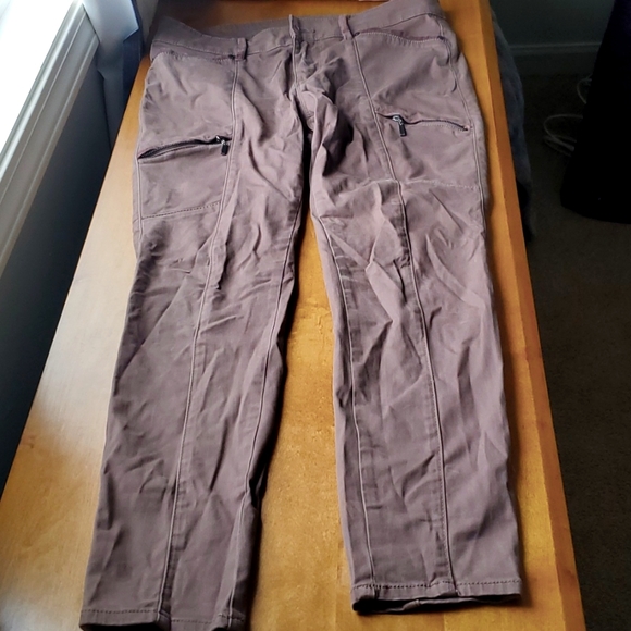 White House Black Market skinny pants - Picture 2 of 8